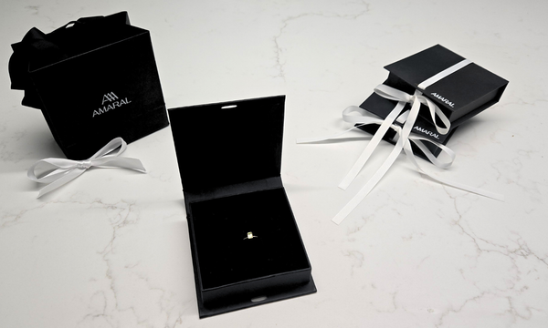 SIGNATURE BOX
