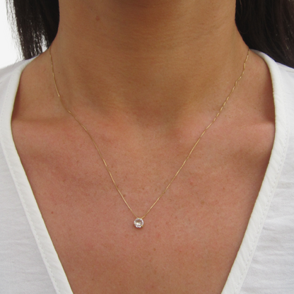 Solitaire Round signature zirconia pendant and earring set bundle in 18ct Yellow Gold