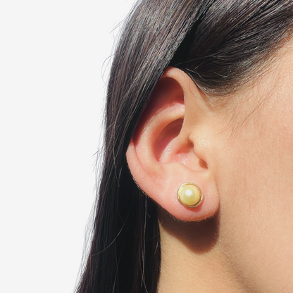 Pendiente de perla natural rococó en oro amarillo de 18 quilates de 6,5 mm
