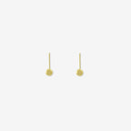 Pendiente con gancho y esfera de 4 mm en oro amarillo de 18 quilates