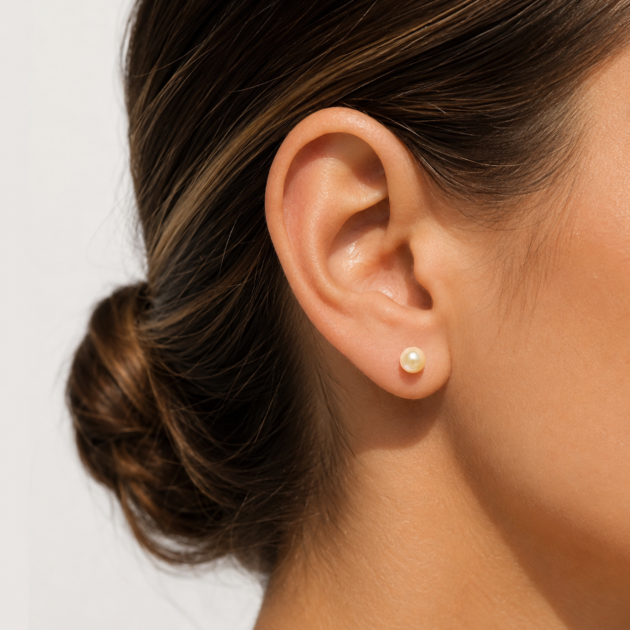 Natural Pearl Stud Earrings 5mm – 18ct Yellow Gold.
