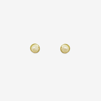 Pendiente de perla natural rococó en oro amarillo de 18 quilates de 5,5 mm