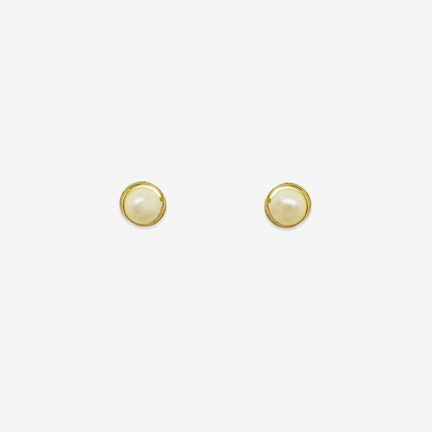 Pendiente de perla natural rococó en oro amarillo de 18 quilates de 6,5 mm