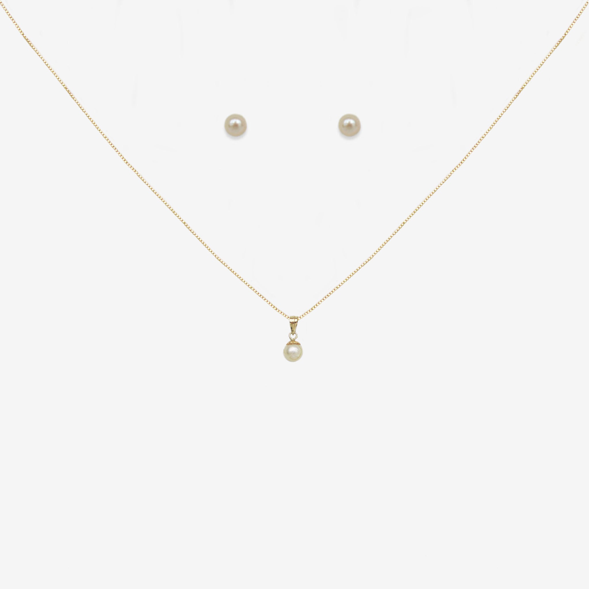 Pearl pendant and earring set bundle in 18ct Yellow Gold