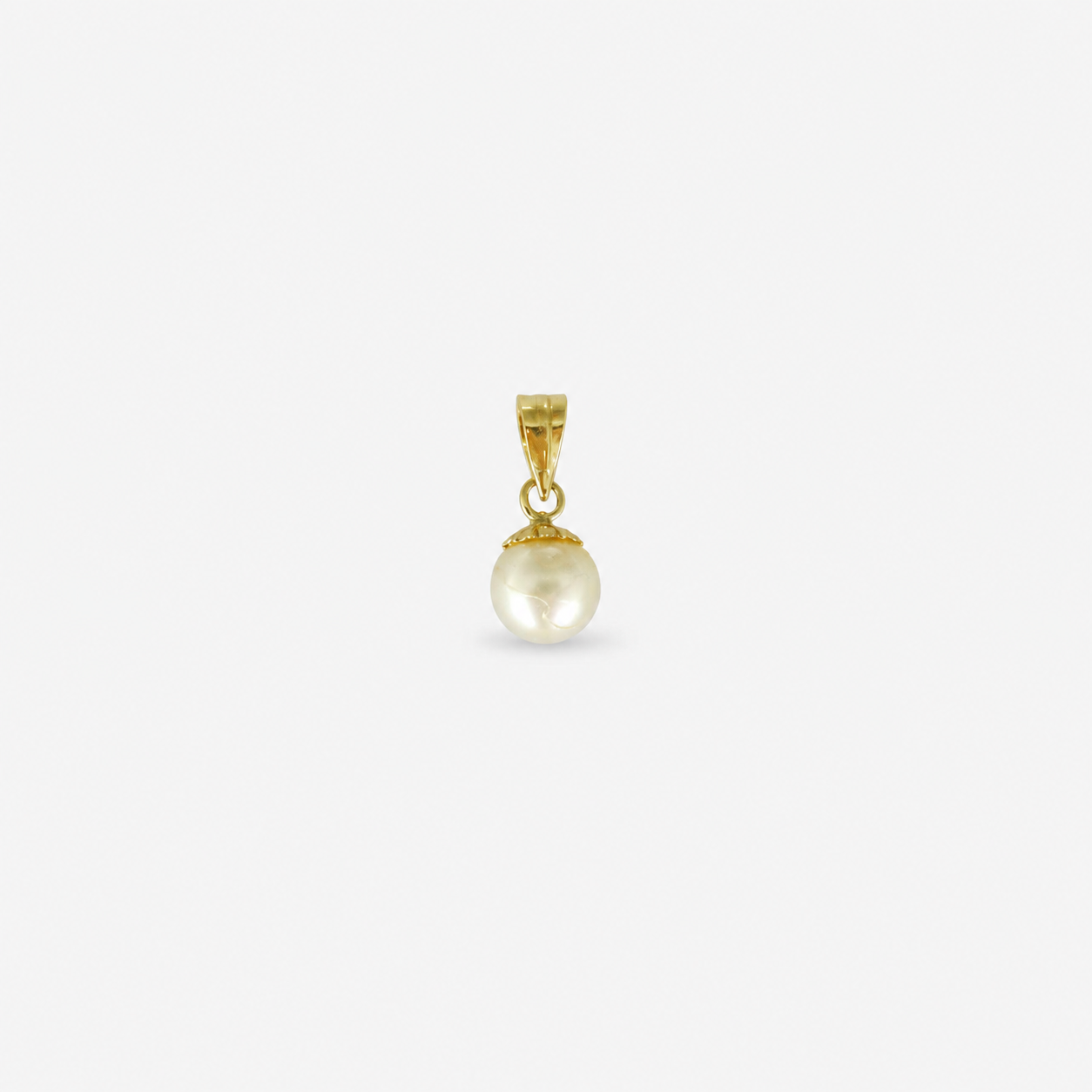 Pearl pendant and earring set bundle in 18ct Yellow Gold