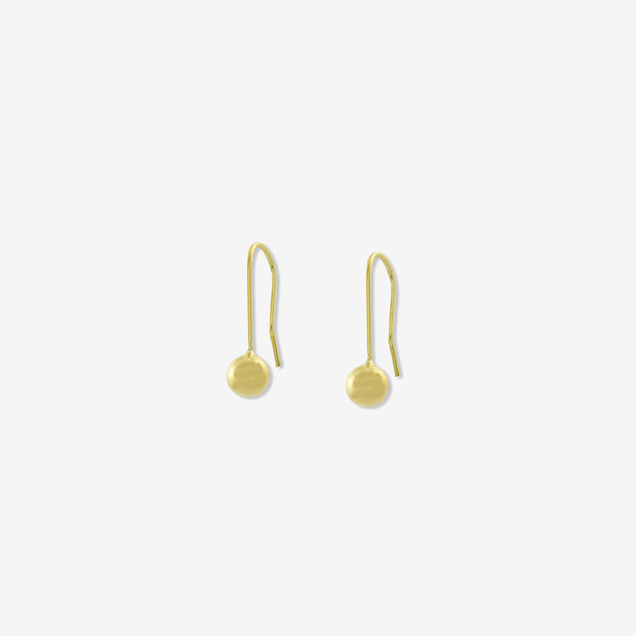 Pendiente con gancho y esfera de 4 mm en oro amarillo de 18 quilates