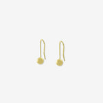 Pendiente con gancho y esfera de 4 mm en oro amarillo de 18 quilates